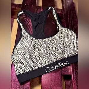 Calvin Klein Women's Black and White Sports Bra; medium